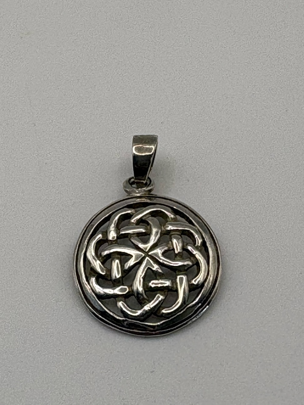 Sterling Silver Celtic Knot Round Pendant